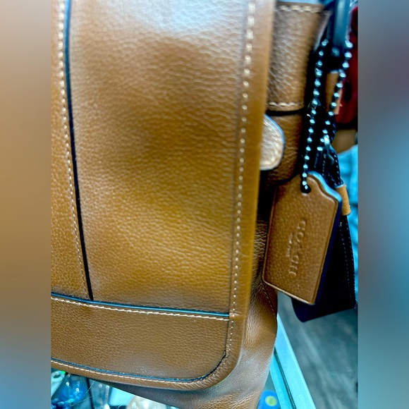 COACH BOND SMALL MESSENGER IN PEBBLE LEATHER . Color Brown . New no tag - Picture 5 of 7